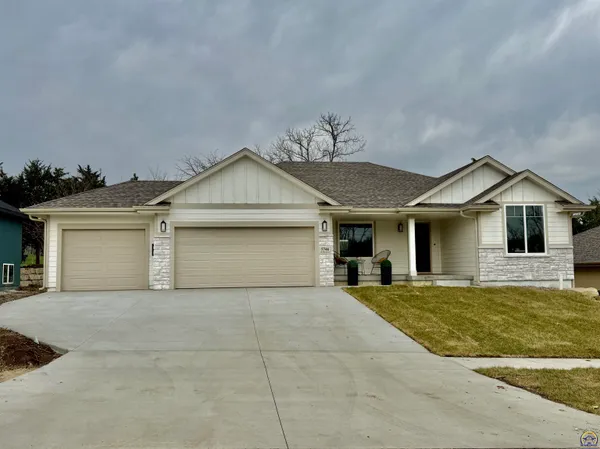 $559,900 | 5746 Southwest 55th Street, Topeka, KS 66610