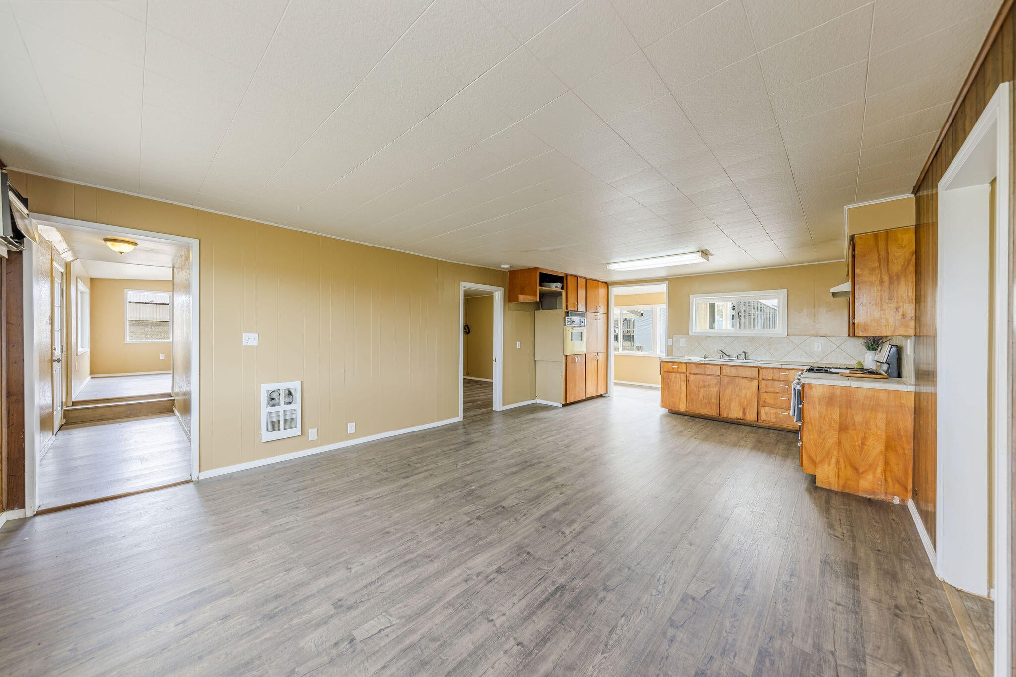 612 Brownsboro-Meridian Road Eagle Point, OR 97524 - Photo 12 of 63 HD-46