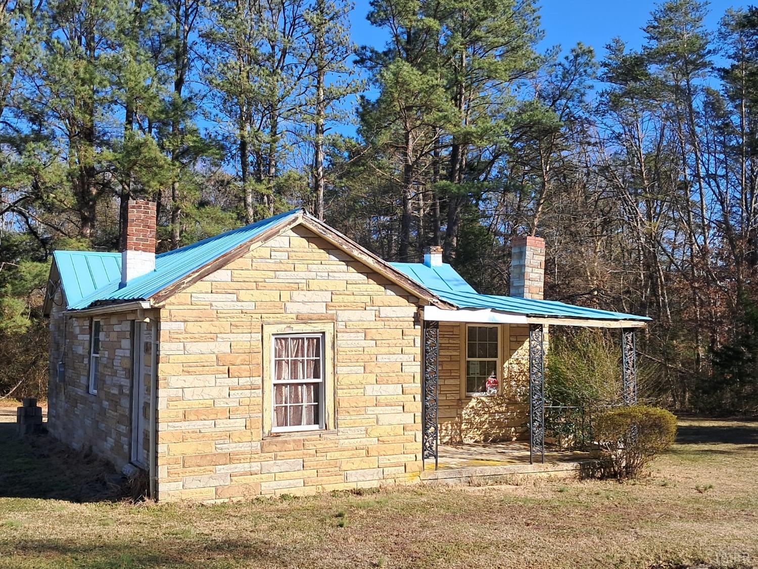 62 Hall Road Long Island, VA 24569 - Photo 4 of 18 Gallery Image 4