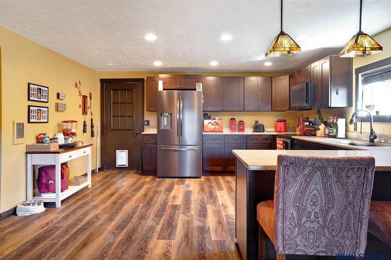 30439 Fairview Road Lebanon, OR 97355 - Photo 24 of 40 Gallery Image 24