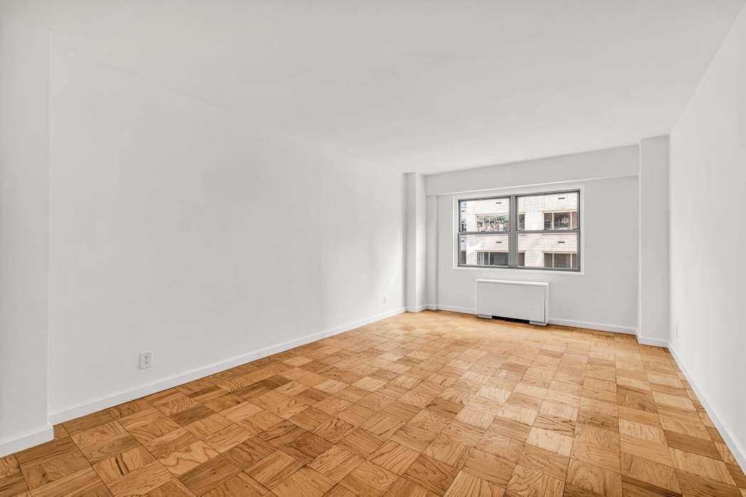 27 East 65th Street, Unit 6E Manhattan, NY 10065 - Photo 8 of 13
