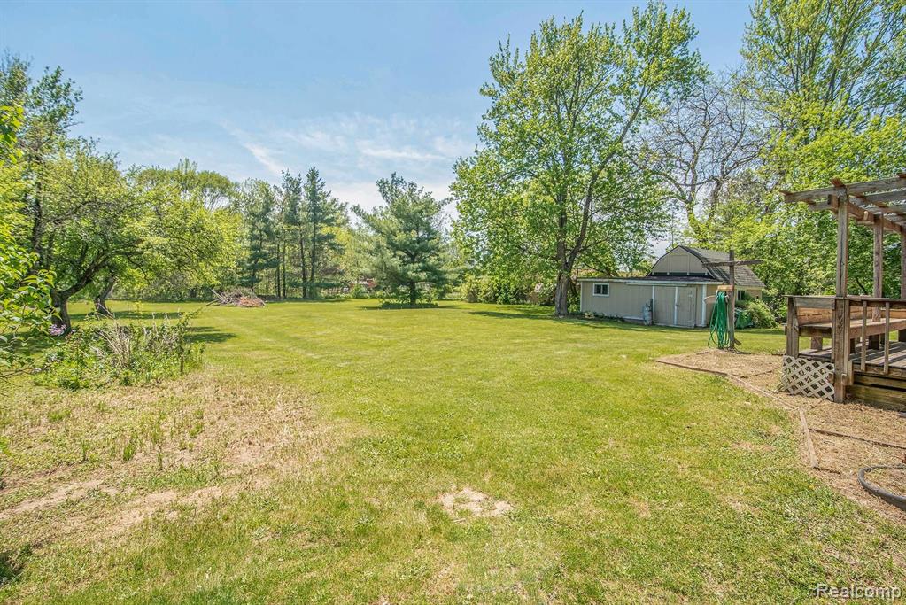 7485 Beecher Road Flint, MI 48532 - Photo 18 of 22