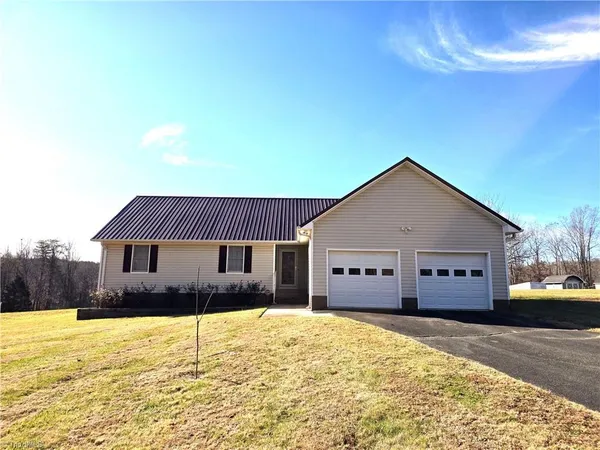 $300,000 | 1545 Bradley Road, Pinnacle, NC 27043