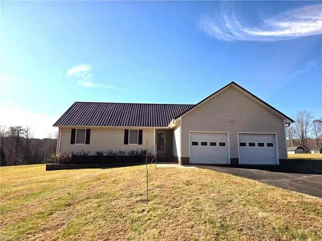 $319,900 | 1545 Bradley Road, Pinnacle, NC 27043