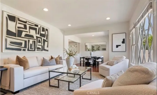 $5,595 | 16828 Margate Street, Encino, CA 91436