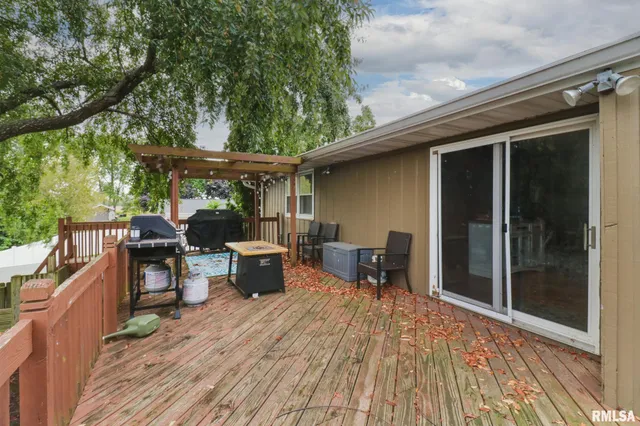 $247,000 | 207 Heritage Court, Delavan, IL 61734