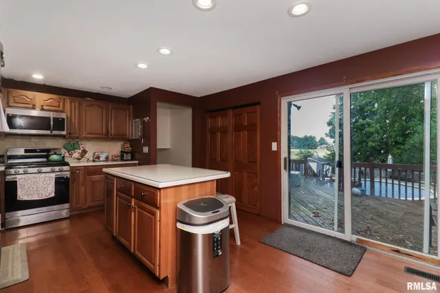 $247,000 | 207 Heritage Court, Delavan, IL 61734