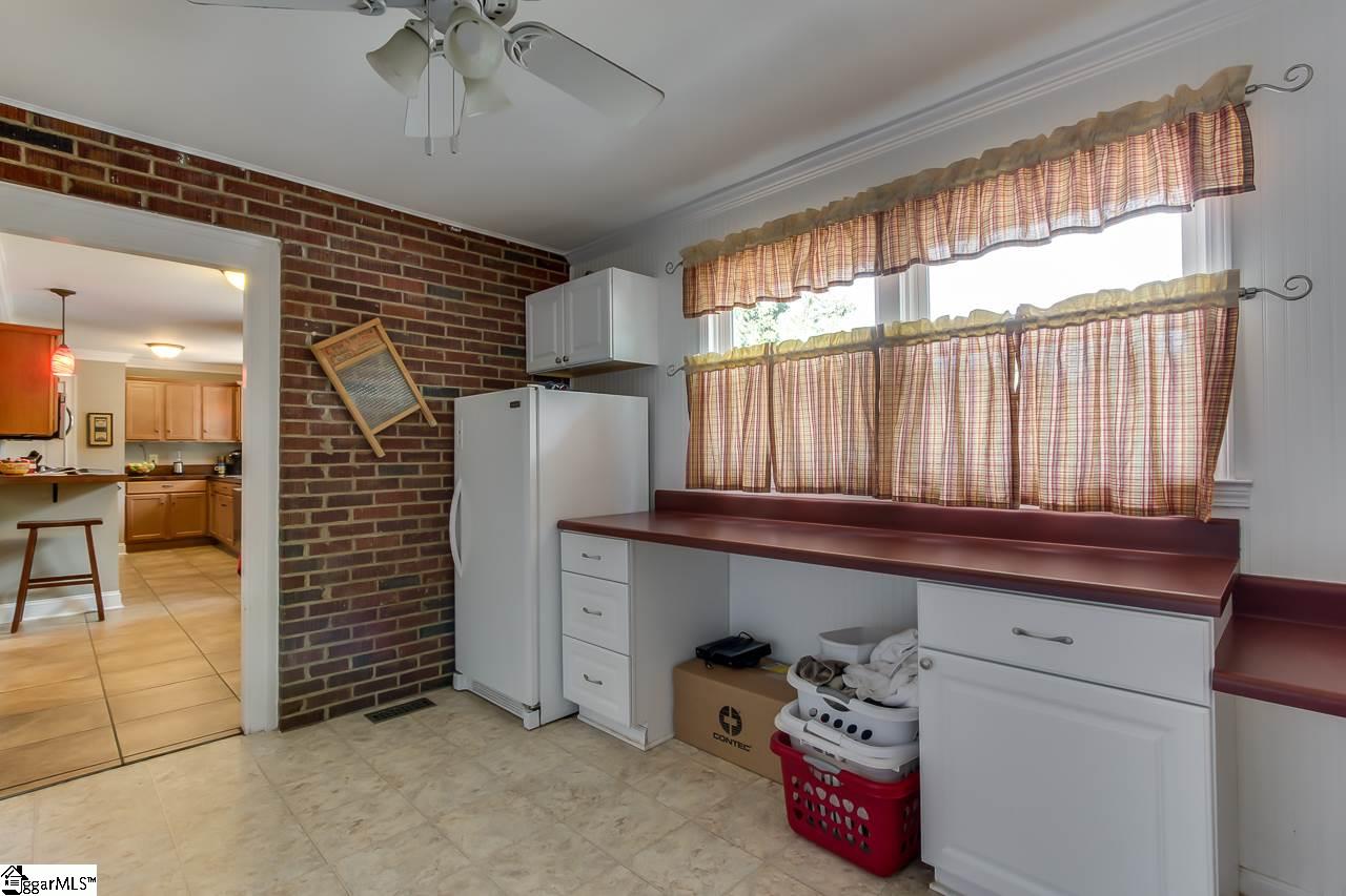 4200 Edwards Road Taylors, SC 29687 - Photo 12 of 29 Gallery Image 12