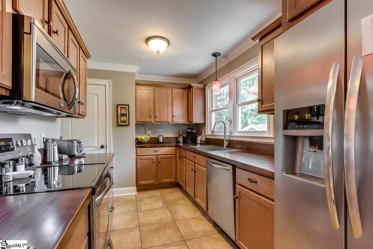 4200 Edwards Road Taylors, SC 29687 - Photo 6 of 29 Gallery Image 6