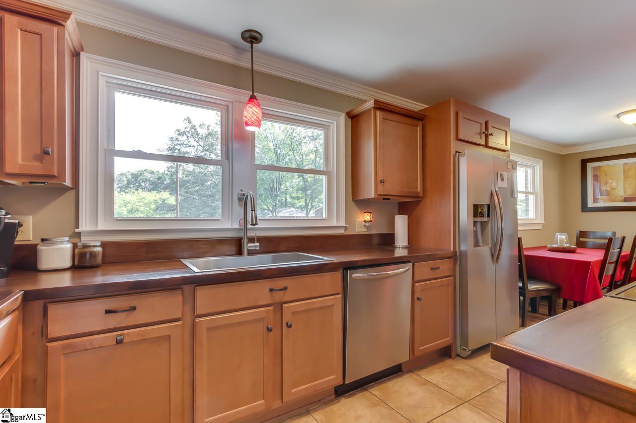 4200 Edwards Road Taylors, SC 29687 - Photo 7 of 29 Gallery Image 7