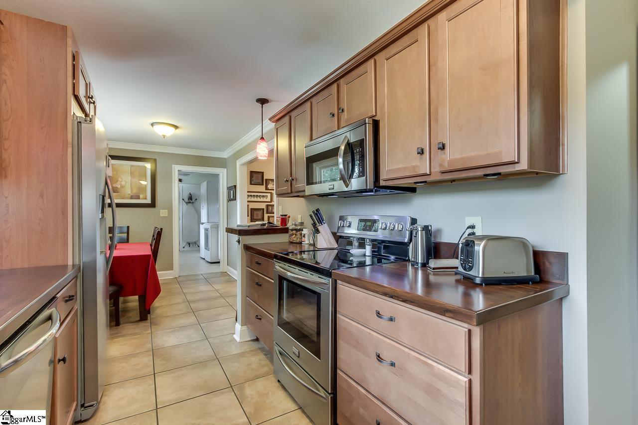 4200 Edwards Road Taylors, SC 29687 - Photo 10 of 29 Gallery Image 10