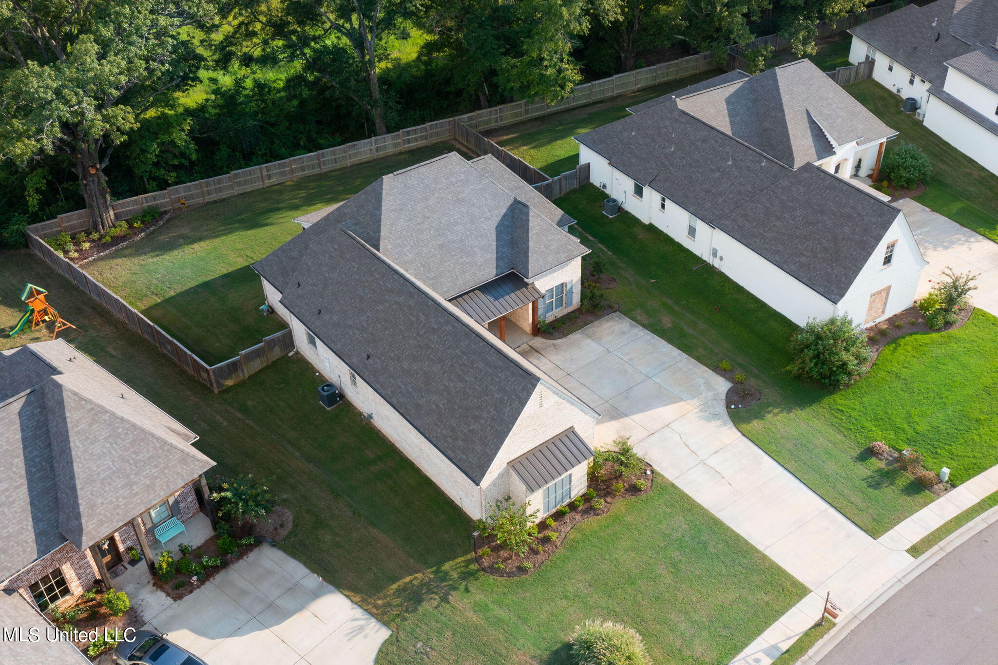 112 First Colony Boulevard Madison, MS 39110 - Photo 3 of 47 Drone 1
