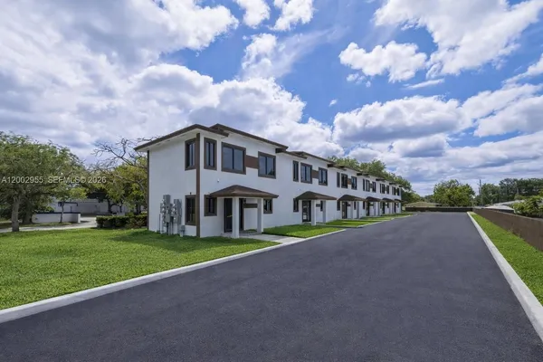 $3,500,000 | 4717 Southwest 32nd Avenue, Fort Lauderdale, FL 33312
