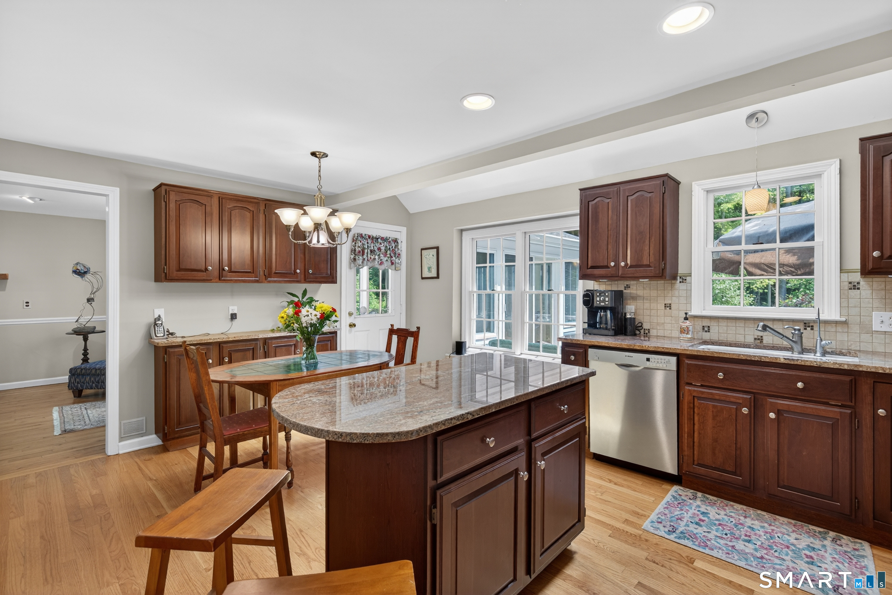 476 Summer Hill Road Madison, CT 06443 - Photo 6 of 39