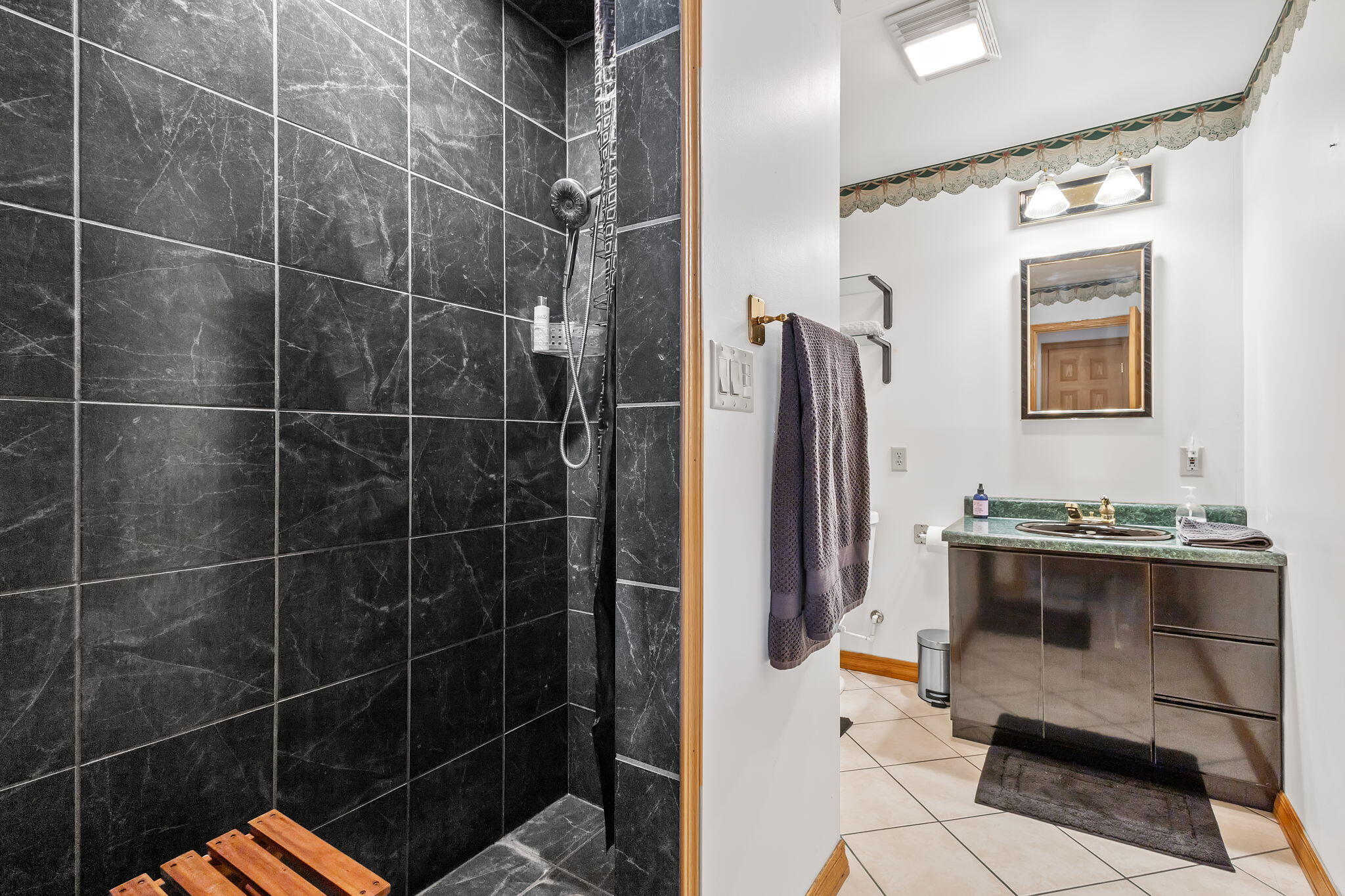 2549 East 1100 North Demotte, IN 46310 - Photo 16 of 74 2048x1365
