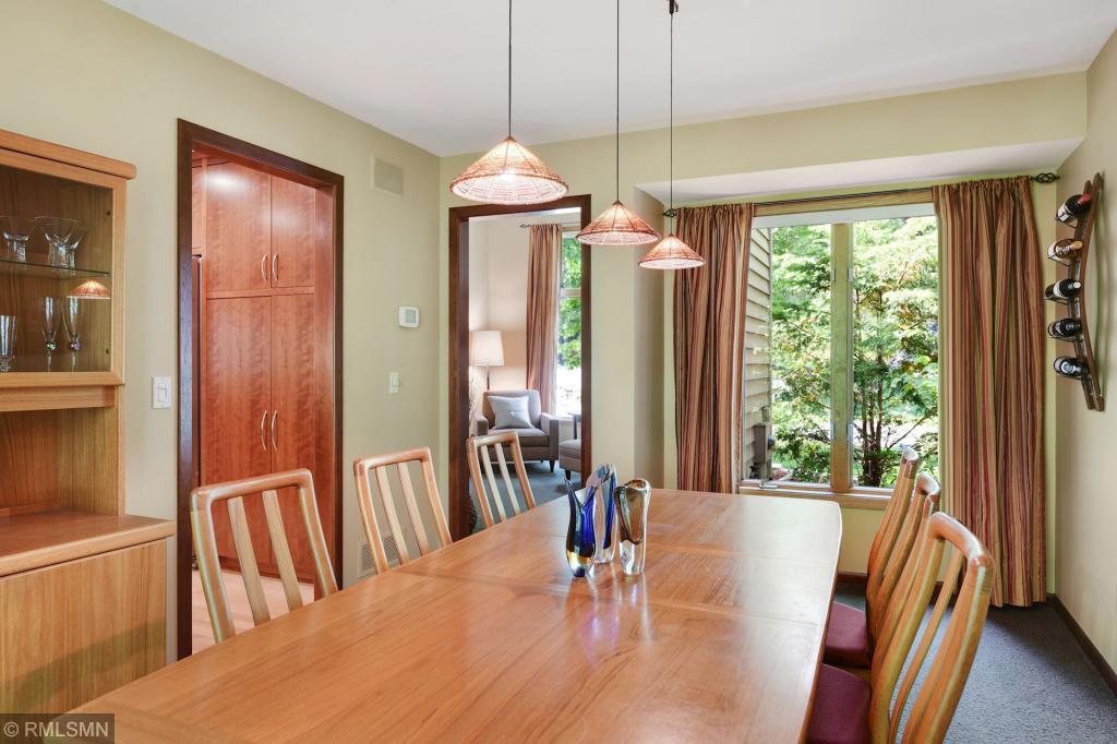 689 Stonewood Road Eagan, MN 55123 - Photo 11 of 64