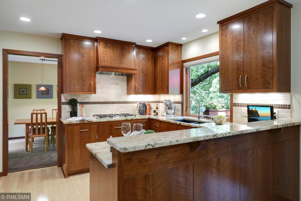 689 Stonewood Road Eagan, MN 55123 - Photo 17 of 64