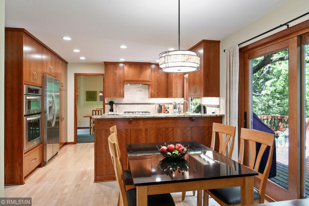 689 Stonewood Road Eagan, MN 55123 - Photo 18 of 64