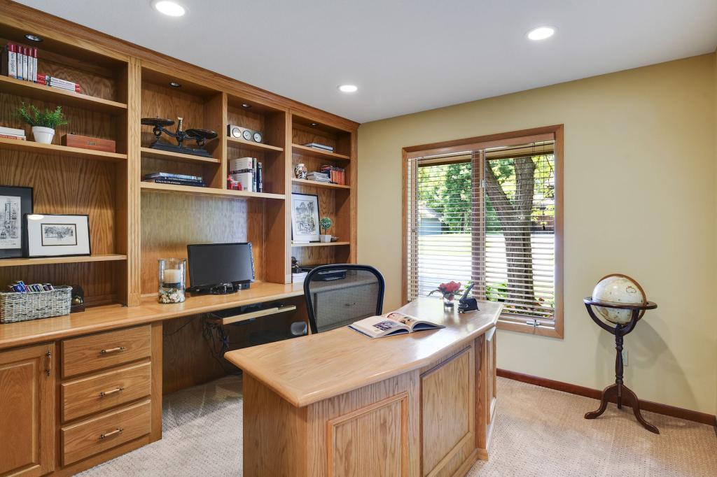 689 Stonewood Road Eagan, MN 55123 - Photo 26 of 64