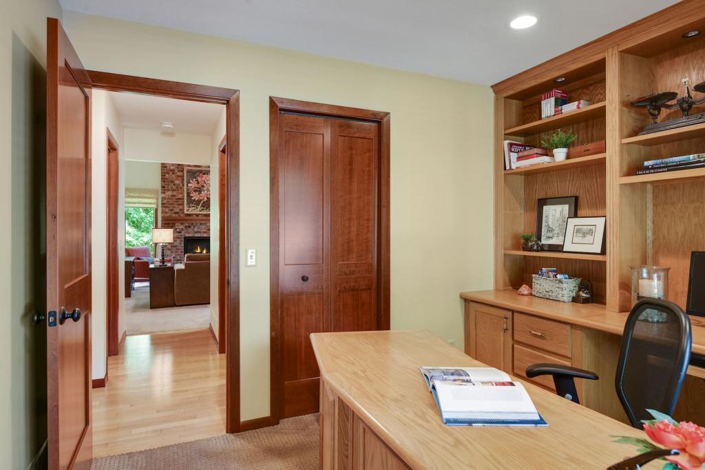 689 Stonewood Road Eagan, MN 55123 - Photo 27 of 64