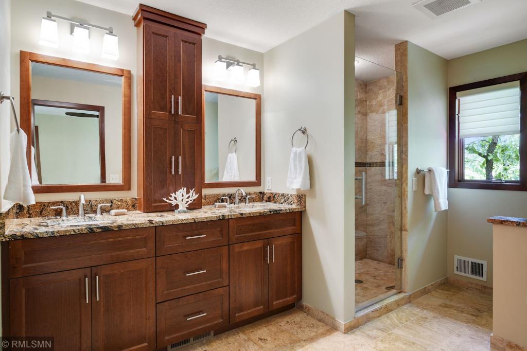 689 Stonewood Road Eagan, MN 55123 - Photo 33 of 64