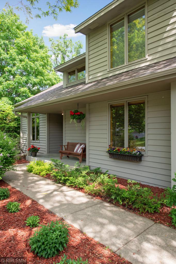 689 Stonewood Road Eagan, MN 55123 - Photo 5 of 64