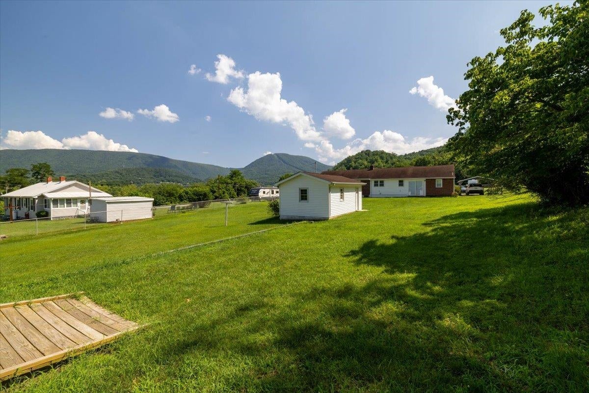 181 Stock Pen Mountain Road Narrows, VA 24124 - Photo 21 of 32 Gallery Image 21
