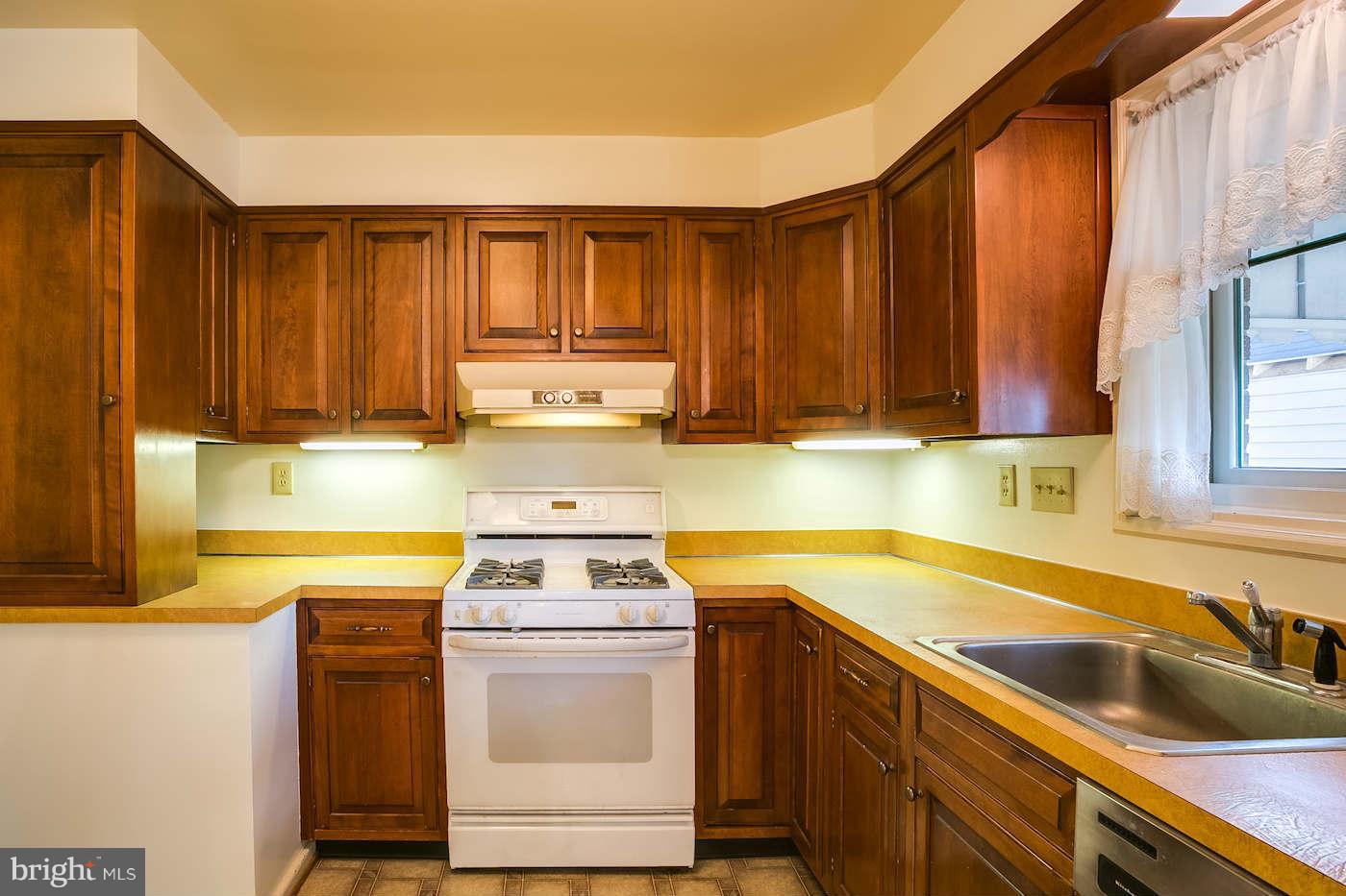 9703 Armistead Road Silver Spring, MD 20903 - Photo 5 of 11 Kitchen