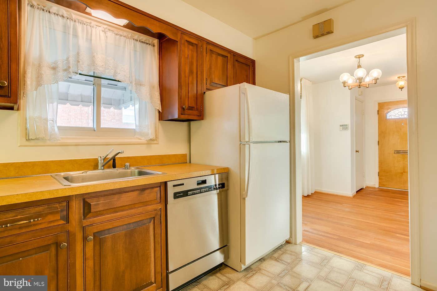 9703 Armistead Road Silver Spring, MD 20903 - Photo 6 of 11 Kitchen
