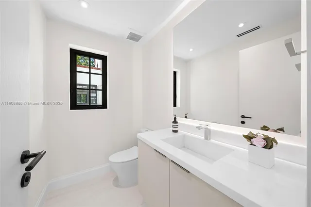 $7,999,000 | 601 Northeast 56th Street, Miami, FL 33137