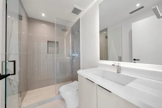 $7,999,000 | 601 Northeast 56th Street, Miami, FL 33137