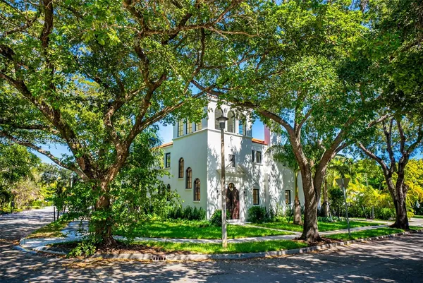 $7,974,000 | 601 Northeast 56th Street, Miami, FL 33137