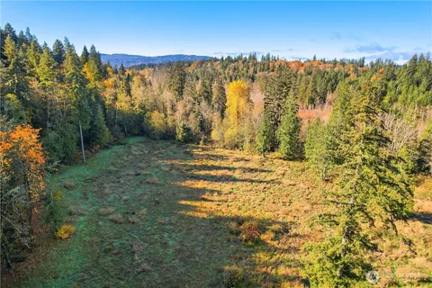 $1,478,000 | 25520 Southeast Old Black Nugget Road, Issaquah, WA 98029