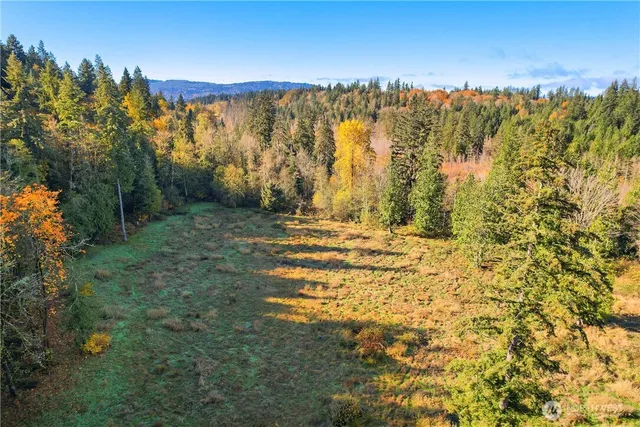 $1,478,000 | 25520 Southeast Old Black Nugget Road, Issaquah, WA 98029