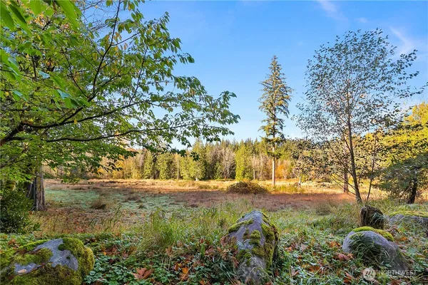 $1,478,000 | 25520 Southeast Old Black Nugget Road, Issaquah, WA 98029
