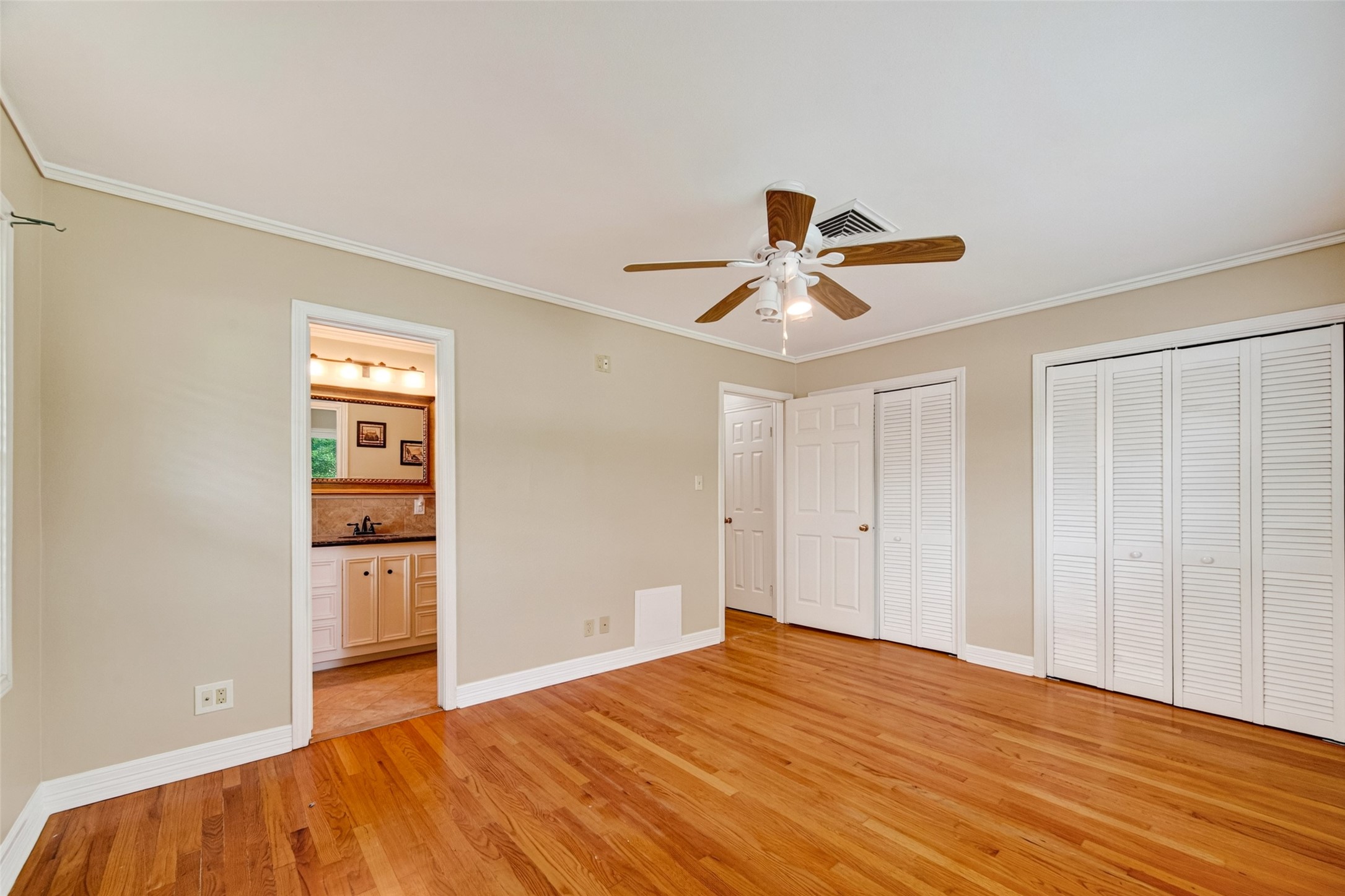 5411 Spellman Road Houston, TX 77096 - Photo 22 of 43 Gallery Image 22