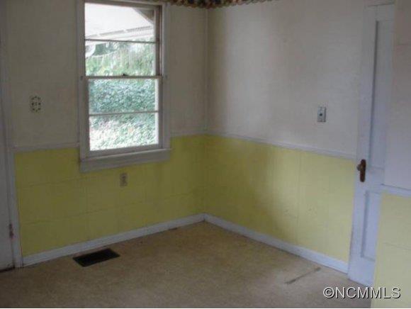 441 Governors View Road Asheville, NC 28805 - Photo 13 of 13 Gallery Image 13