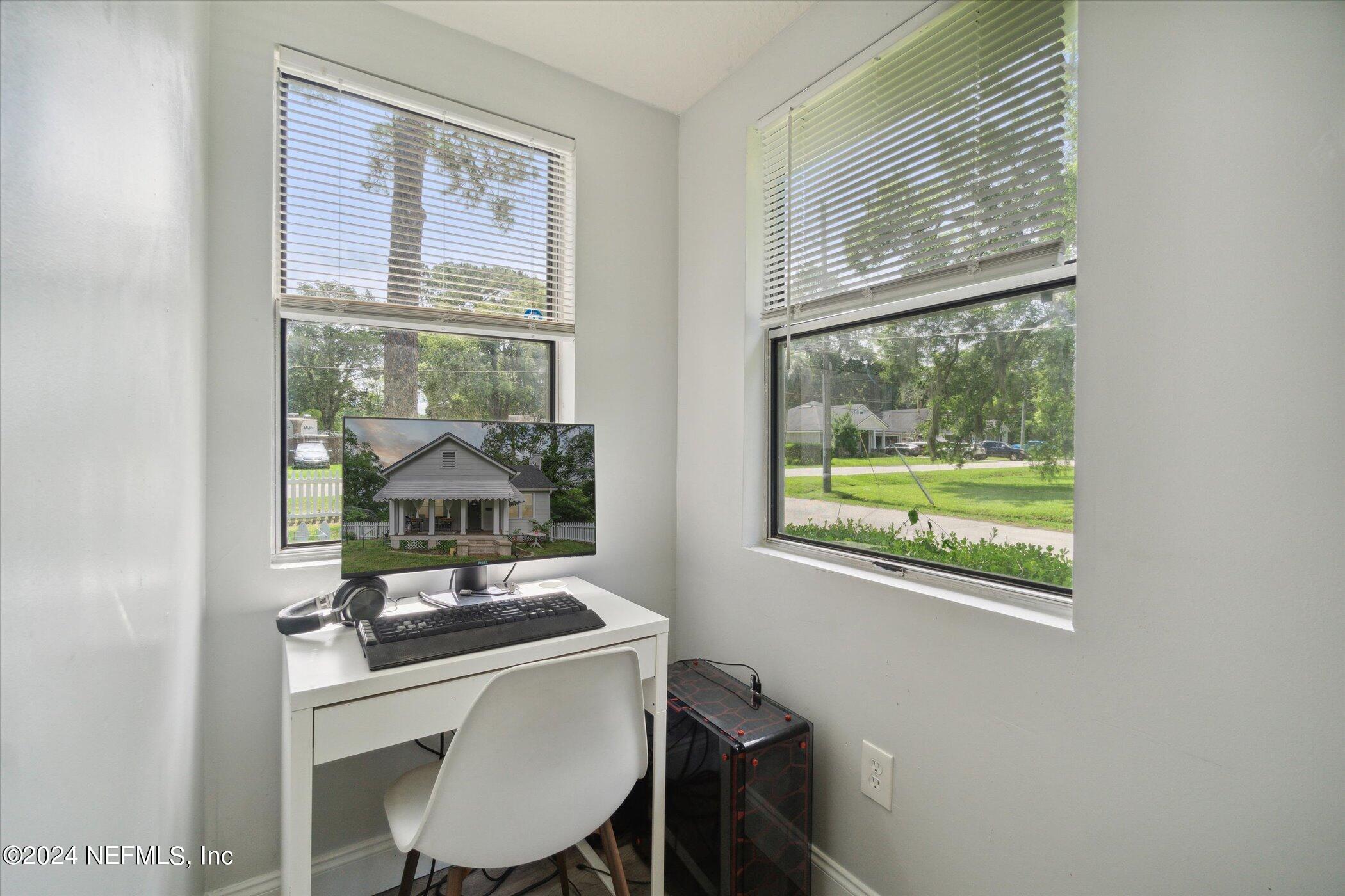 1262 Murray Drive Jacksonville, FL 32205 - Photo 32 of 42 a dining room with window
