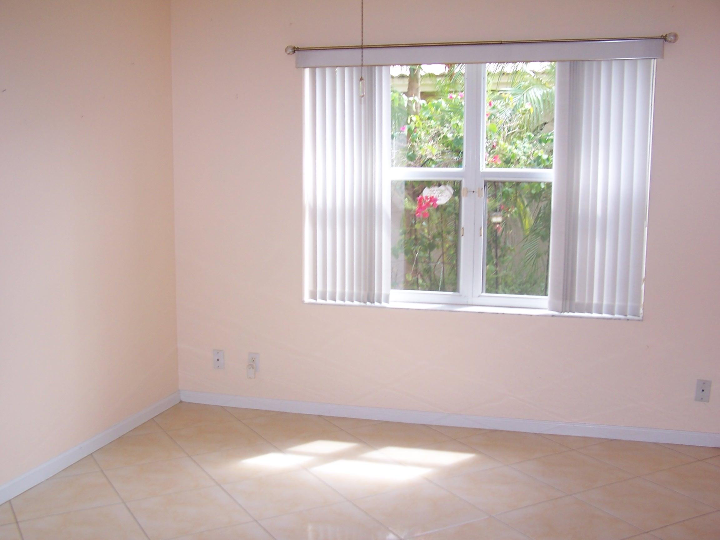 112 Cove Road Greenacres, FL 33413 - Photo 9 of 25 100_5687