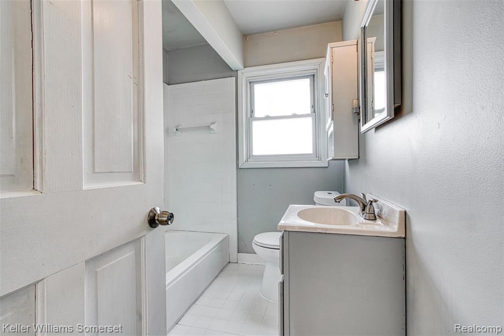 16935 West Twelve Road Southfield, MI 48076 - Photo 9 of 23