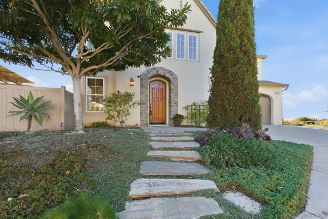 $1,099,995 | 3910 Denver Drive, La Mesa, CA 91941