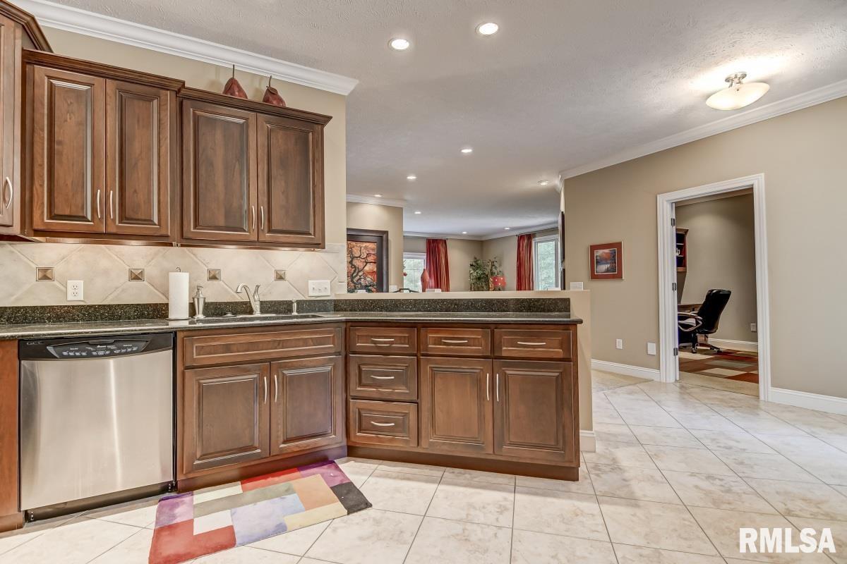 803 Longleaf Court Springfield, IL 62711 - Photo 18 of 37