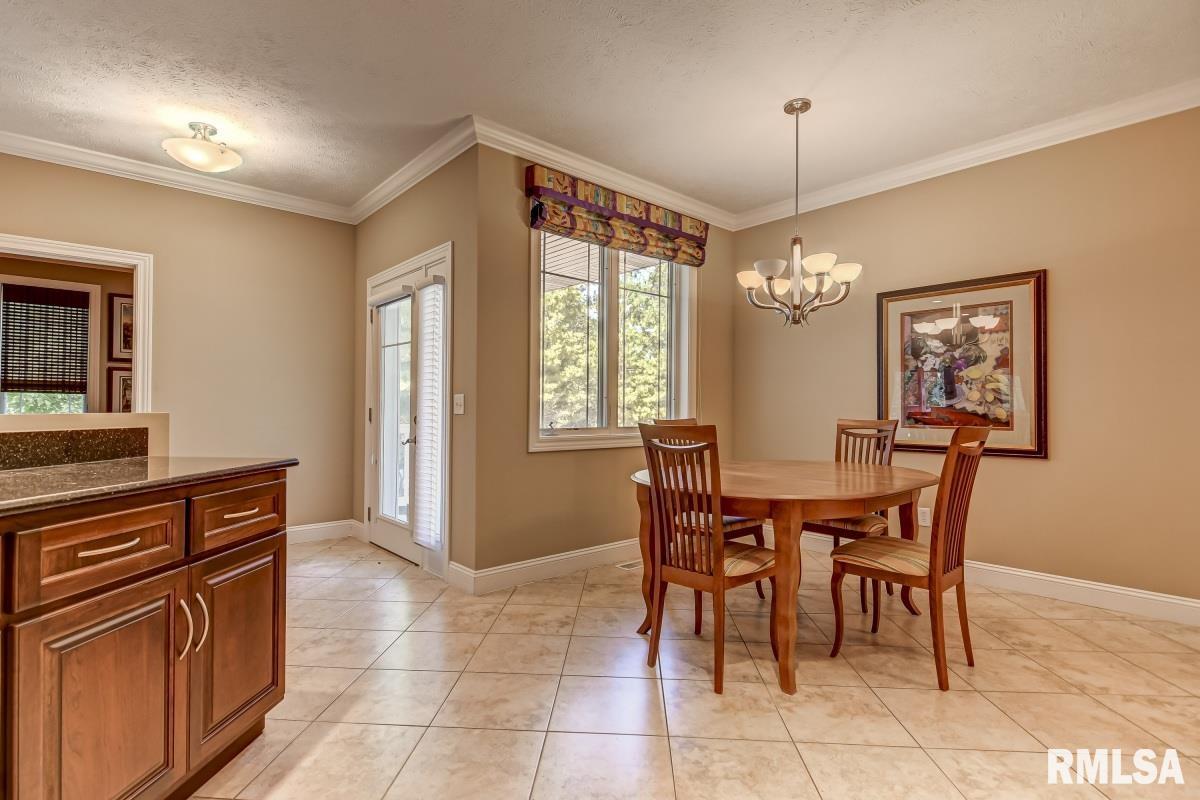 803 Longleaf Court Springfield, IL 62711 - Photo 19 of 37