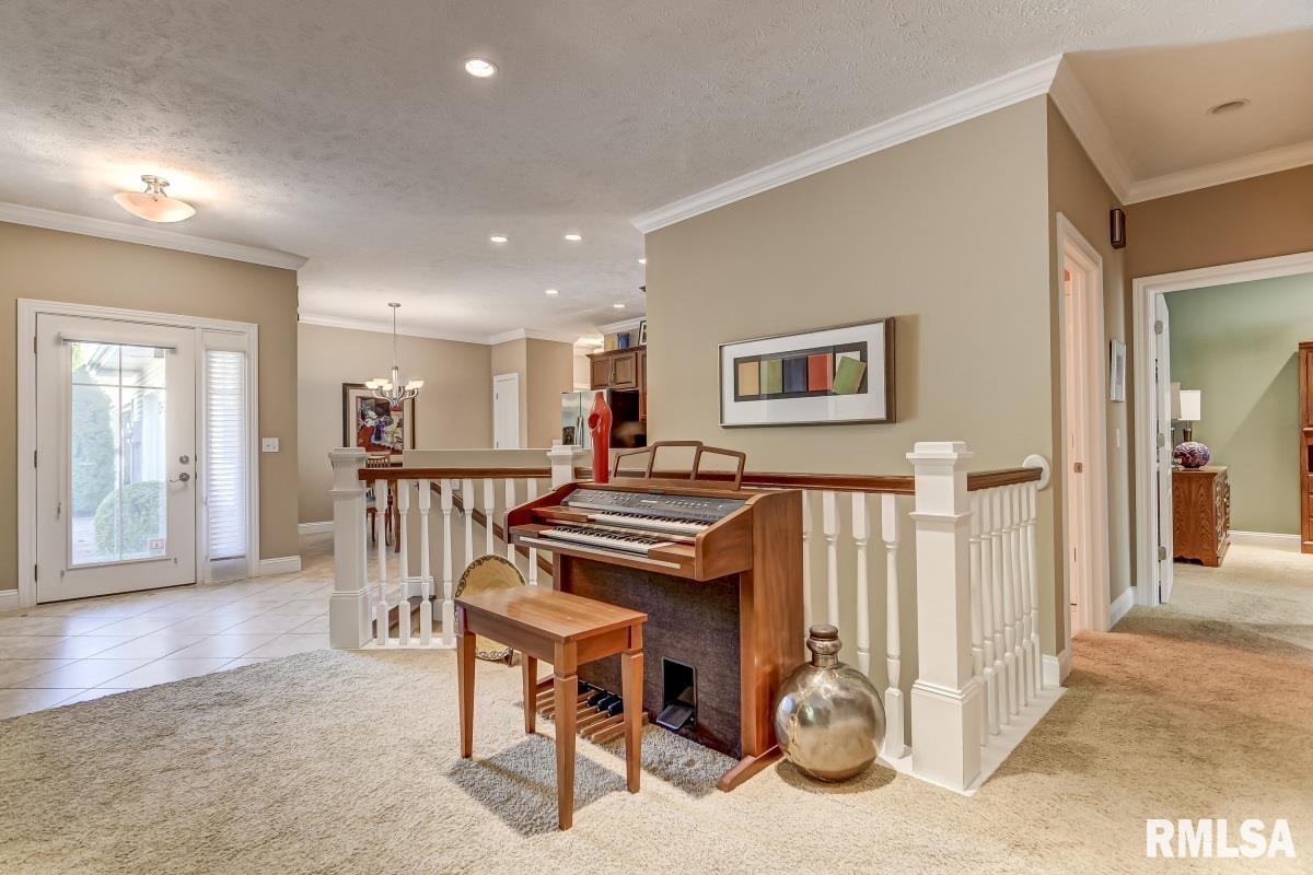 803 Longleaf Court Springfield, IL 62711 - Photo 4 of 37
