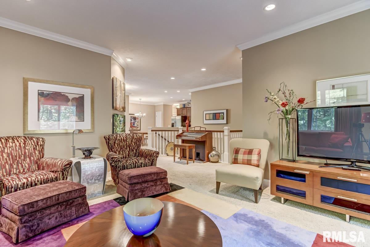 803 Longleaf Court Springfield, IL 62711 - Photo 5 of 37