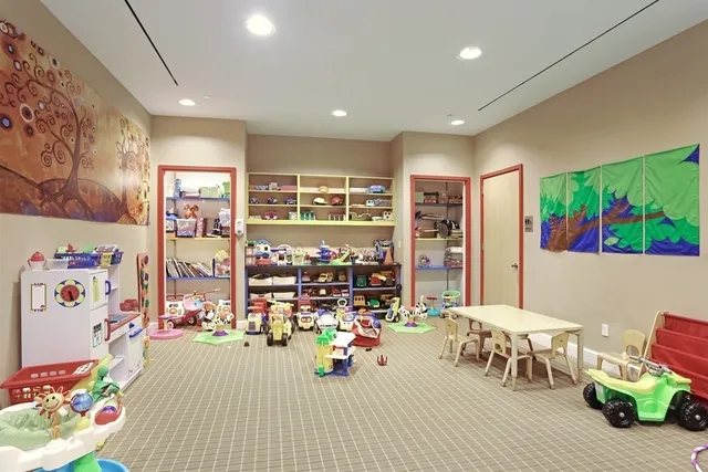 $995,000 | 120 Riverside Boulevard, Unit 8J | Upper West Side