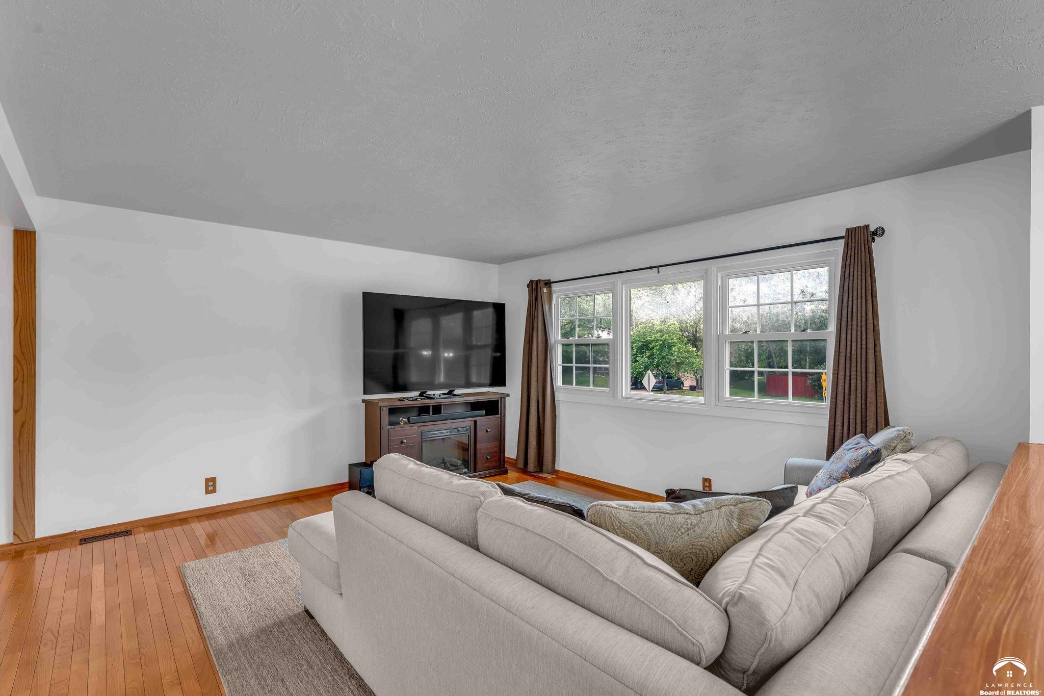3403 Trail Road Lawrence, KS 66049 - Photo 7 of 51