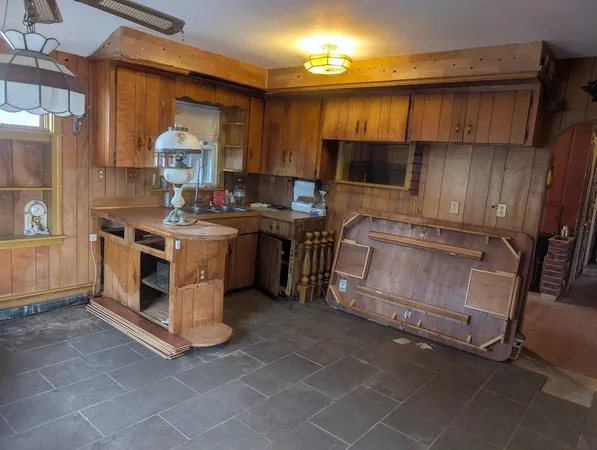 $335,000 | 107 South Wilson Street, Manchester, NH 03103