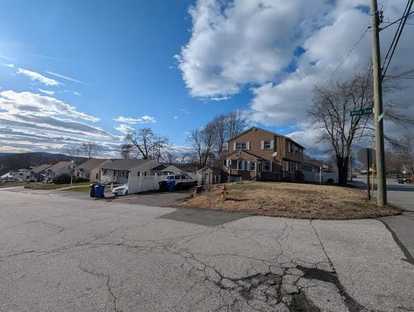 $335,000 | 107 South Wilson Street, Manchester, NH 03103