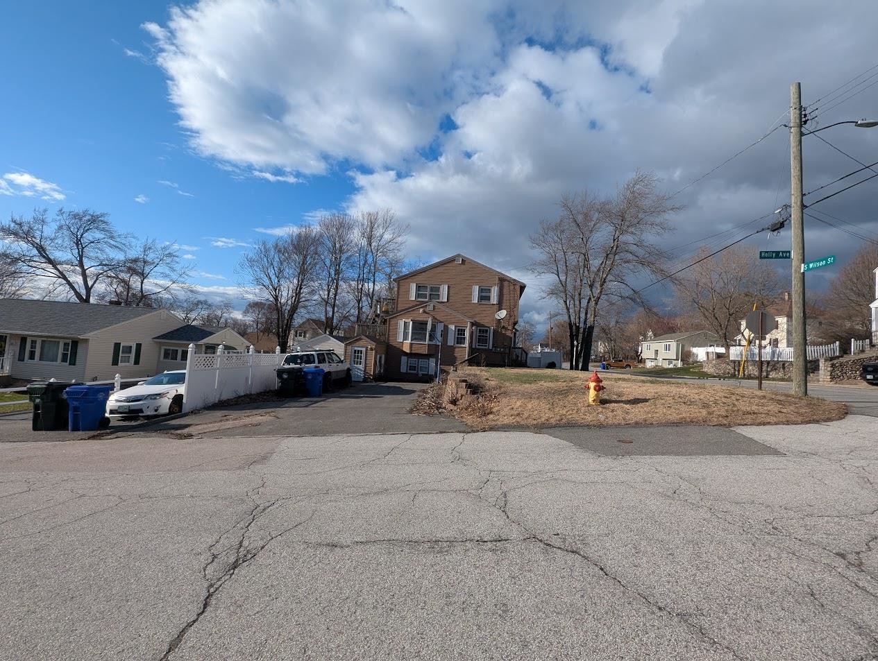 107 South Wilson Street Manchester, NH 03103 - Photo 4 of 52